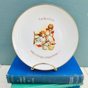 Vintage 1970s Holly Hobbie Mother's Day Plate Collectible Gift